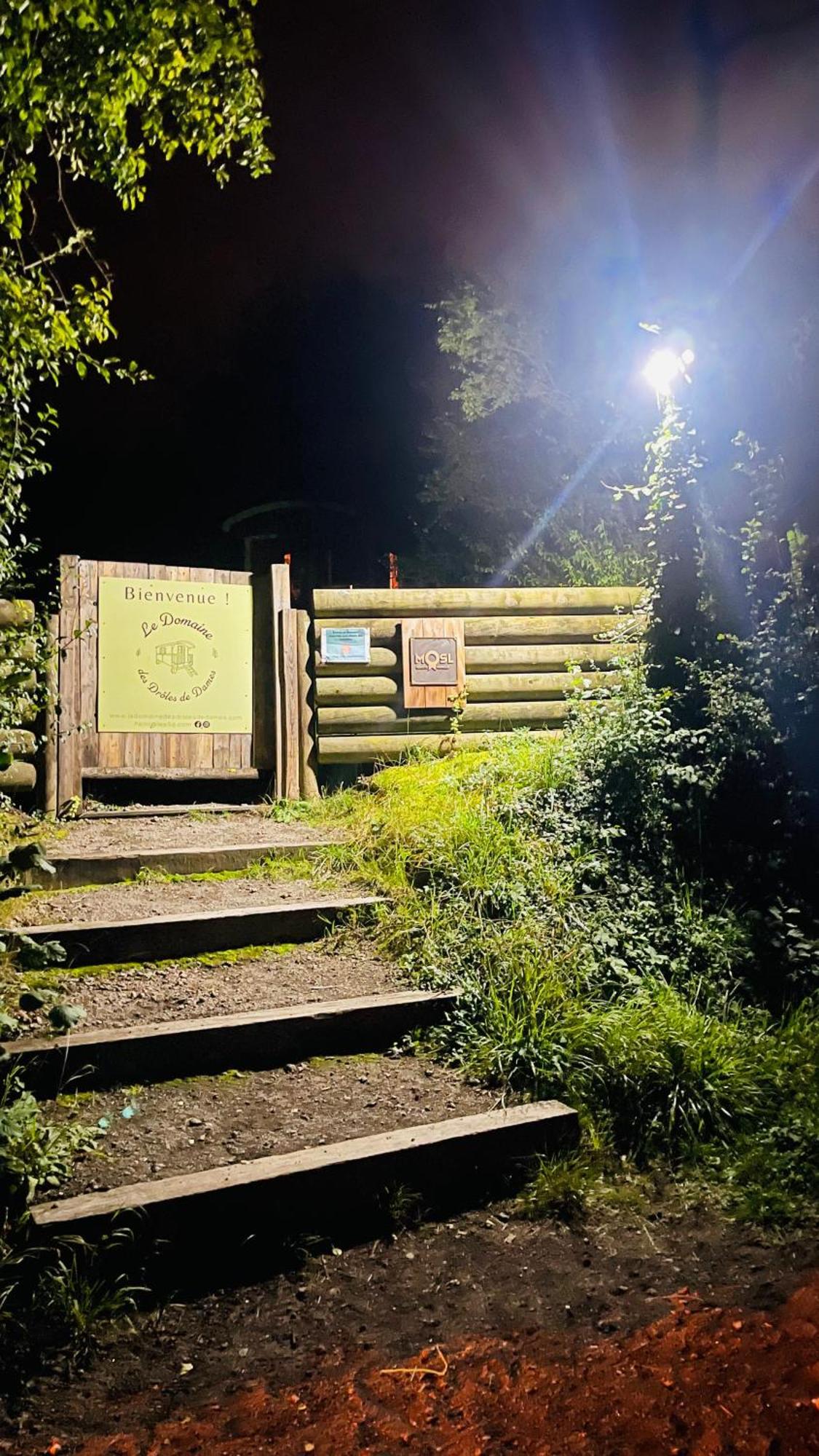 Le Domaine Des Droles De Dames Vendégház Buding Kültér fotó